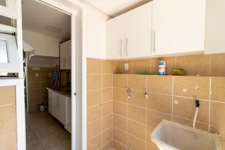 Casa de condomínio para alugar com 140m², 3 quartos e 2 vagas Casa de condomínio para alugar com 140m², 3 quartos e 2 vagasÁrea de Serviço