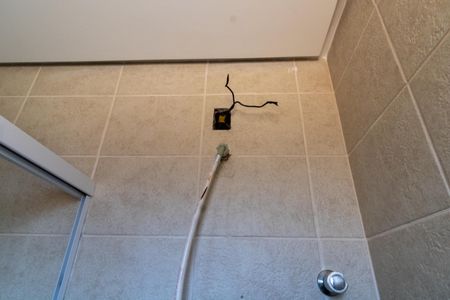 Casa de condomínio para alugar com 140m², 3 quartos e 2 vagas Casa de condomínio para alugar com 140m², 3 quartos e 2 vagasBanheiro da Suíte