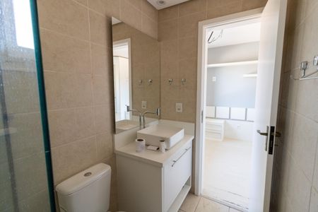 Casa de condomínio para alugar com 140m², 3 quartos e 2 vagas Casa de condomínio para alugar com 140m², 3 quartos e 2 vagasBanheiro da Suíte