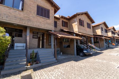 Casa de condomínio para alugar com 140m², 3 quartos e 2 vagas Casa de condomínio para alugar com 140m², 3 quartos e 2 vagasFachada