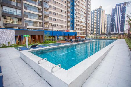 Apartamento à venda com 37m², 1 quarto e 1 vaga Apartamento à venda com 37m², 1 quarto e 1 vagaÁrea comum - Piscina