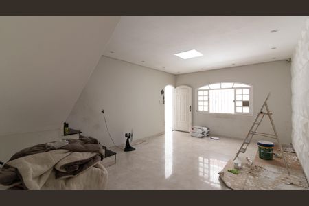 Casa para alugar com 160m², 3 quartos e 2 vagas Casa para alugar com 160m², 3 quartos e 2 vagasSala
