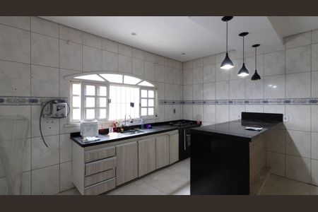 Casa para alugar com 160m², 3 quartos e 2 vagas Casa para alugar com 160m², 3 quartos e 2 vagasCozinha