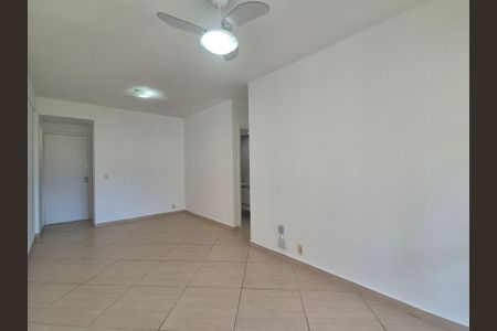 Apartamento para alugar com 67m², 3 quartos e 1 vagaSala