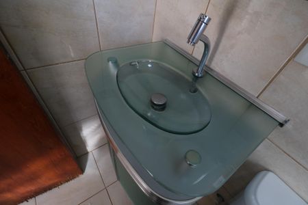 Casa à venda com 137m², 3 quartos e 2 vagasBanheiro da Suíte