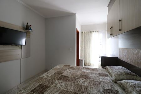 Casa à venda com 137m², 3 quartos e 2 vagasSuíte