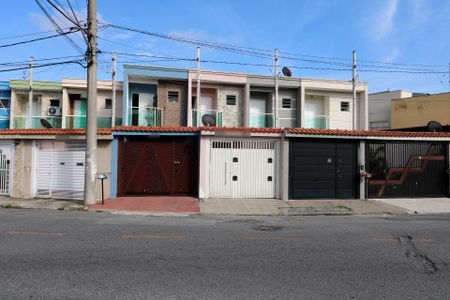 Casa à venda com 137m², 3 quartos e 2 vagasFachada