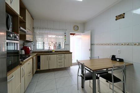 Casa à venda com 137m², 3 quartos e 2 vagasCozinha