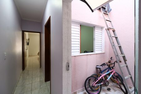 Casa à venda com 137m², 3 quartos e 2 vagasCorredor piso superior