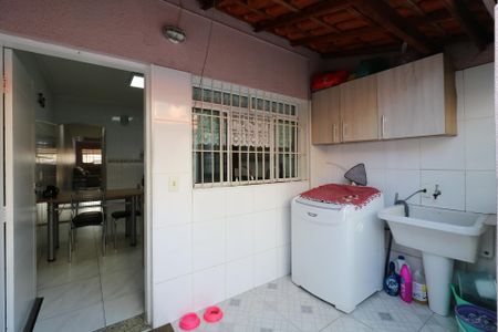 Casa à venda com 137m², 3 quartos e 2 vagasÁrea de Serviço