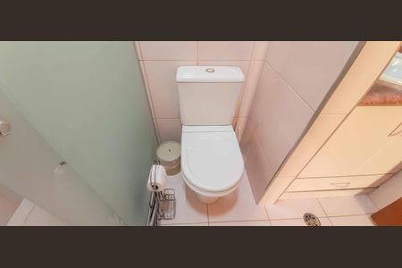 Casa à venda com 436m², 5 quartos e 4 vagas Casa à venda com 436m², 5 quartos e 4 vagasBanheiro da Suíte 3