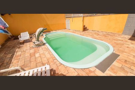 Casa à venda com 436m², 5 quartos e 4 vagas Casa à venda com 436m², 5 quartos e 4 vagasÁrea comum