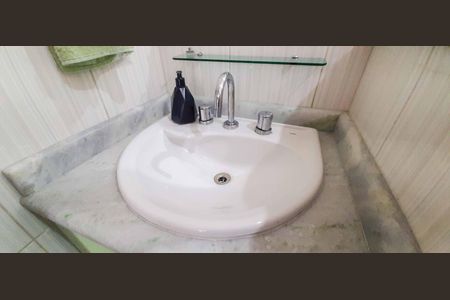 Casa à venda com 436m², 5 quartos e 4 vagas Casa à venda com 436m², 5 quartos e 4 vagasBanheiro da Suíte 4