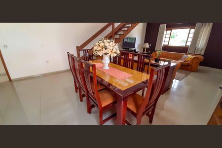 Casa à venda com 436m², 5 quartos e 4 vagas Casa à venda com 436m², 5 quartos e 4 vagasSala de Jantar