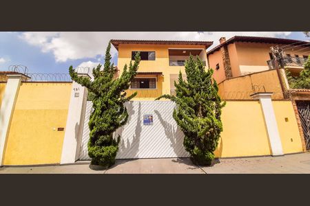 Casa à venda com 436m², 5 quartos e 4 vagas Casa à venda com 436m², 5 quartos e 4 vagasFachada/Placa