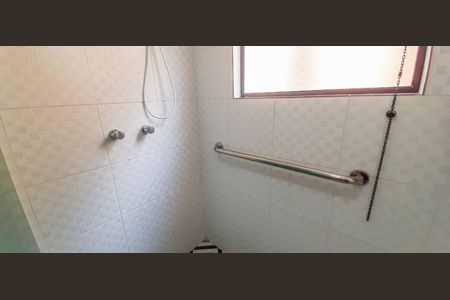 Casa à venda com 436m², 5 quartos e 4 vagas Casa à venda com 436m², 5 quartos e 4 vagasBanheiro da Suíte 2