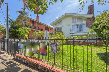 Casa à venda com 175m², 3 quartos e 2 vagasFachada