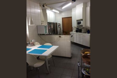 Apartamento à venda com 230m², 4 quartos e 3 vagas