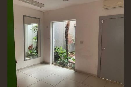 Casa à venda com 200m², 3 quartos e 3 vagas