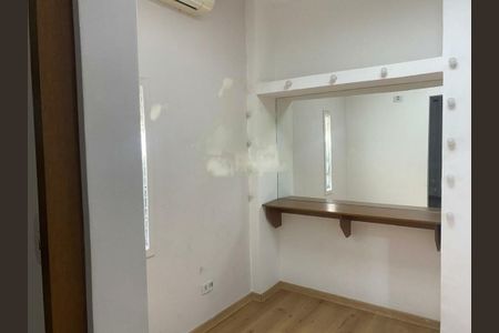 Casa à venda com 200m², 3 quartos e 3 vagas