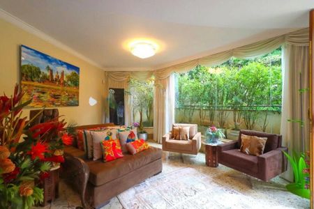 Casa à venda com 780m², 4 quartos e 3 vagas