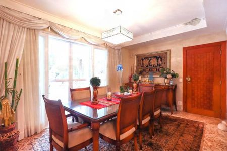 Casa à venda com 780m², 4 quartos e 3 vagas