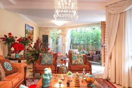 Casa à venda com 780m², 4 quartos e 3 vagas