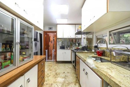 Casa à venda com 780m², 4 quartos e 3 vagas