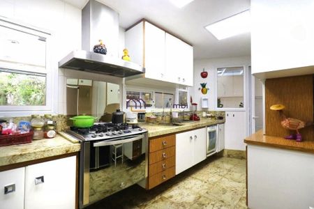 Casa à venda com 780m², 4 quartos e 3 vagas