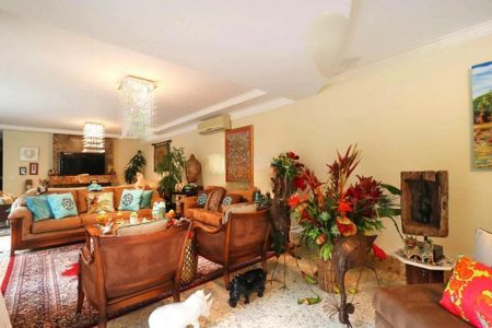 Casa à venda com 780m², 4 quartos e 3 vagas