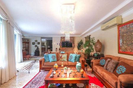 Casa à venda com 780m², 4 quartos e 3 vagas