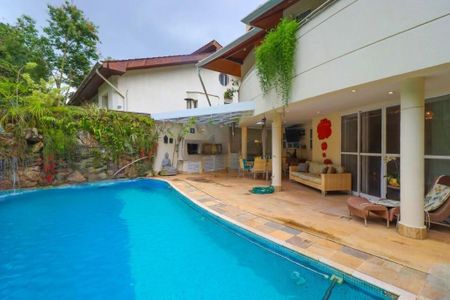 Casa à venda com 780m², 4 quartos e 3 vagas