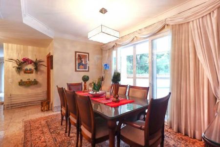 Casa à venda com 780m², 4 quartos e 3 vagas