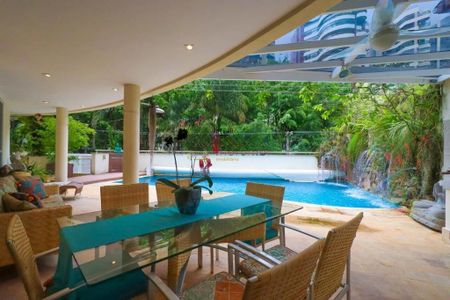 Casa à venda com 780m², 4 quartos e 3 vagas