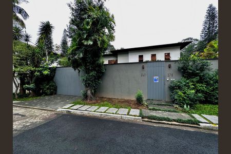 Casa à venda com 490m², 4 quartos e 7 vagasFachada