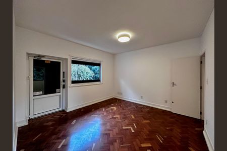 Casa à venda com 490m², 4 quartos e 7 vagasSuíte 1