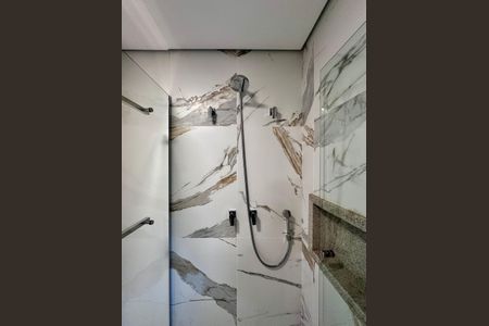 Casa à venda com 490m², 4 quartos e 7 vagasBanheiro Suíte 2