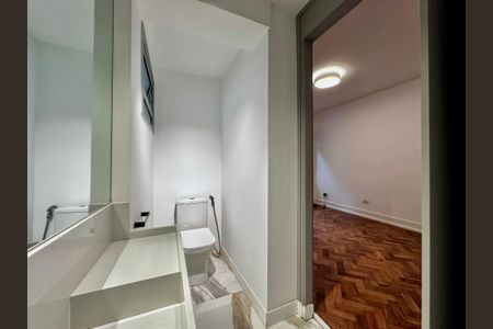 Casa à venda com 490m², 4 quartos e 7 vagasBanheiro Suíte 3 Térreo