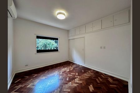 Casa à venda com 490m², 4 quartos e 7 vagasQuarto 1