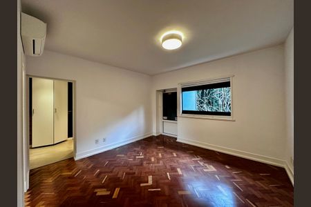 Casa à venda com 490m², 4 quartos e 7 vagasSuíte 1