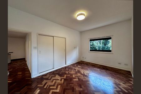 Casa à venda com 490m², 4 quartos e 7 vagasSuíte 2