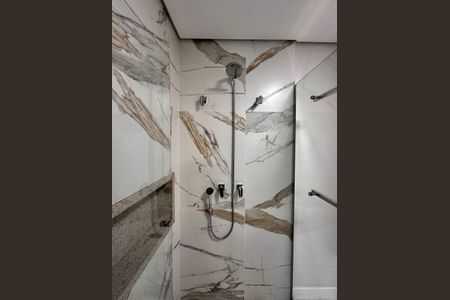 Casa à venda com 490m², 4 quartos e 7 vagasBanheiro Social