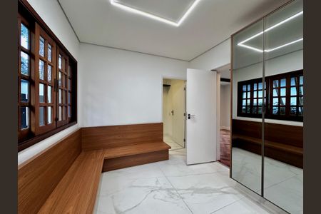 Casa à venda com 490m², 4 quartos e 7 vagasCozinha