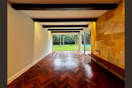 Casa à venda com 490m², 4 quartos e 7 vagasSala