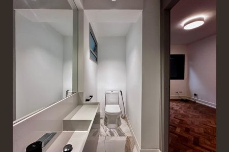 Casa à venda com 490m², 4 quartos e 7 vagasBanheiro Suíte 3 Térreo