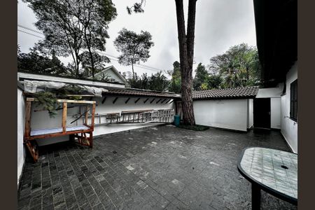 Casa à venda com 490m², 4 quartos e 7 vagasQuintal