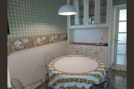 Apartamento à venda com 164m², 4 quartos e 3 vagas