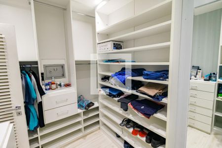 Apartamento à venda com 309m², 5 quartos e 4 vagas Apartamento à venda com 309m², 5 quartos e 4 vagasCloset da suíte 1