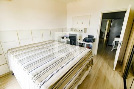 Apartamento à venda com 309m², 5 quartos e 4 vagas Apartamento à venda com 309m², 5 quartos e 4 vagasQuarto 1