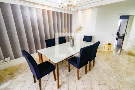 Apartamento à venda com 309m², 5 quartos e 4 vagas Apartamento à venda com 309m², 5 quartos e 4 vagasSala de Jantar